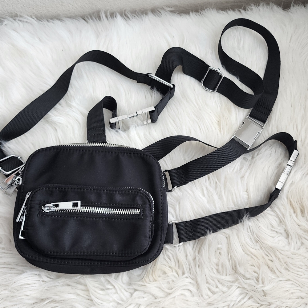 POSTER GIRL BLACK POLYESTER HARNESS FANNY PACK BAG SILVER HARDWEAR ZIP CLOSE - Picture 2 of 9
